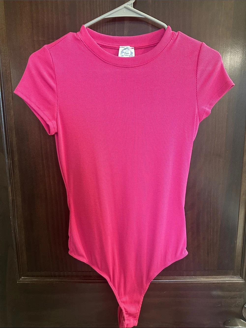 Blue Rain Hot Pink Ribbed Short Sleeve Bodysuit size SMALL 💕
